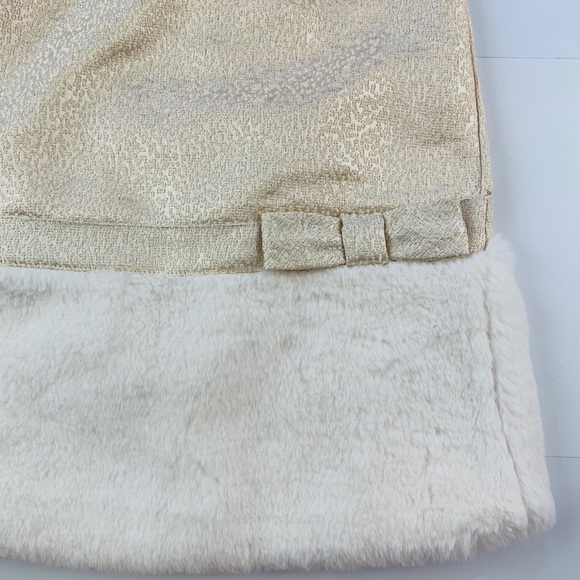 NWT JANIE AND JACK GOLD METALLIC W/ FAUX FUR 6-12M - Picture 2 of 8